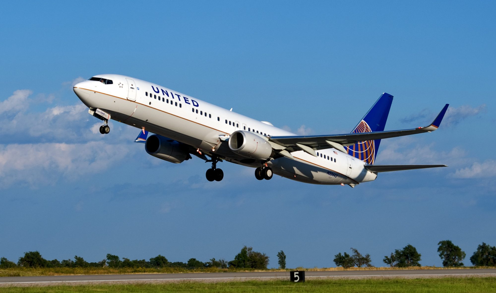 United Airlines plane